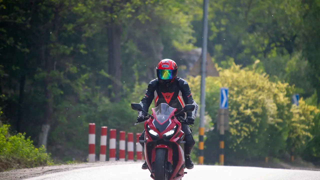 Inspirasi Cat Motor Warna Merah