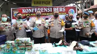 Kapolda Sumut, Irjen Pol Martuani Sormin, saat memaparkan kasus narkoba di depån Kamar Jenazah RS Bhayangkara