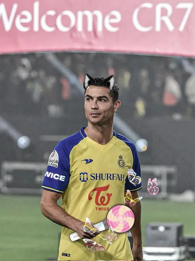 7 Editan Foto Ronaldo yang Pakai Jersey Al Nassr FC Ini Kocak Banget
