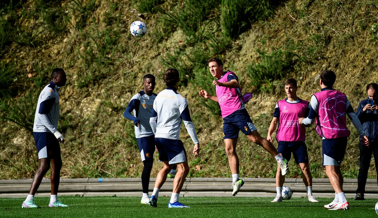 Sociedad saat ini bersaing ketat dengan Inter Milan di posisi dua teratas. Mereka sama-sama telah mengumpulkan tujuh poin. (ANDER GILLENEA / AFP)