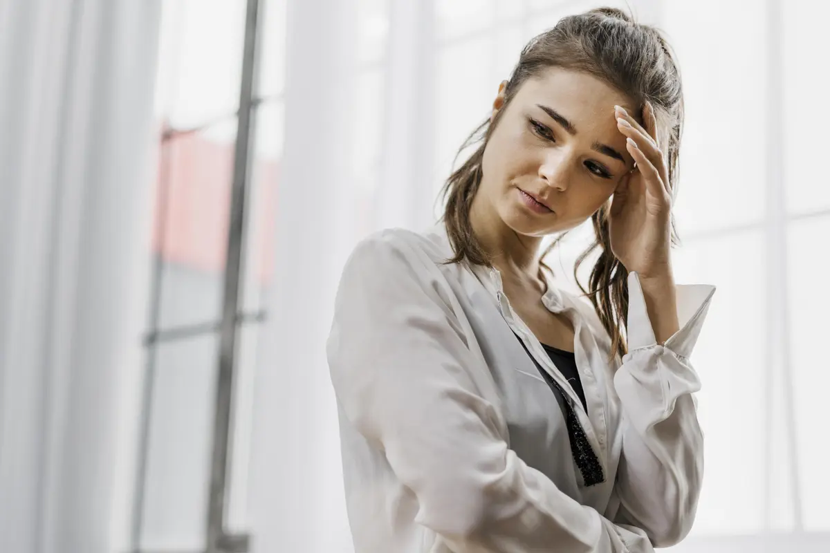 perempuan sedih ghosting putus cinta