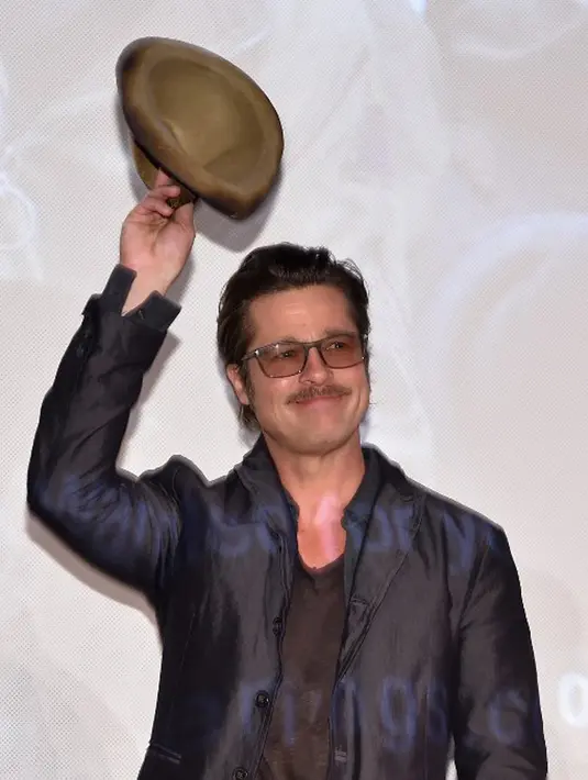 Saat ini nampaknya Pitt kembali merasakan hidup setelah lama tidak berjumpa dengan buah hatinya. Kabarnya Pitt telah  diperbolehkan bertemu dengan anak-anaknya, tentu saja ini sangat membuatnya bahagia. (AFP/Bintang.com)