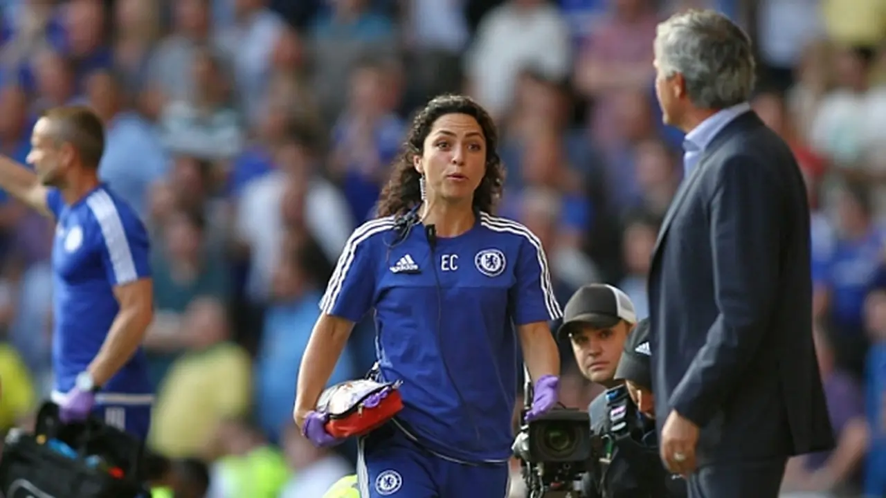 Jose Mourinho Ribut dengan Dokter Cantik Chelsea Eva Carneiro