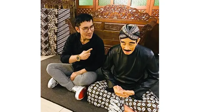 6 Potret Terbaru Yana Julio, Penyanyi yang Makin Awet Muda di Usia 59 Tahun