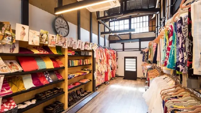 Perusahaan Jepang Ini Ciptakan Kimono yang Hijab Friendly