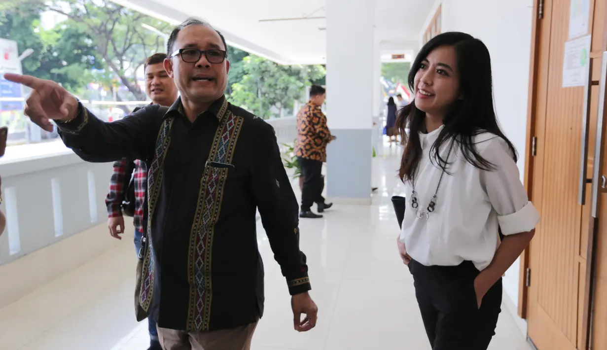 Yeslin Wang istri Delon