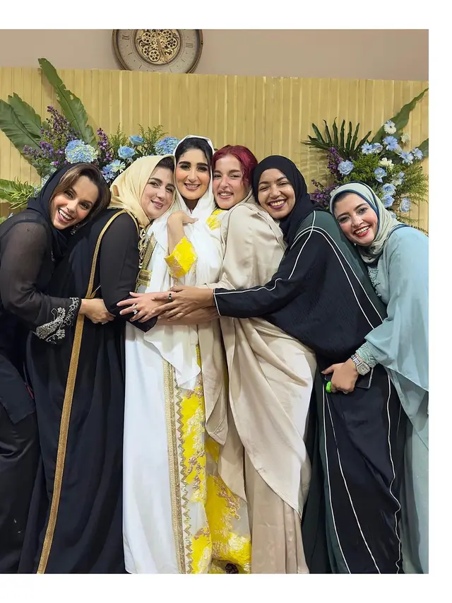 Tania Nadira dan suami