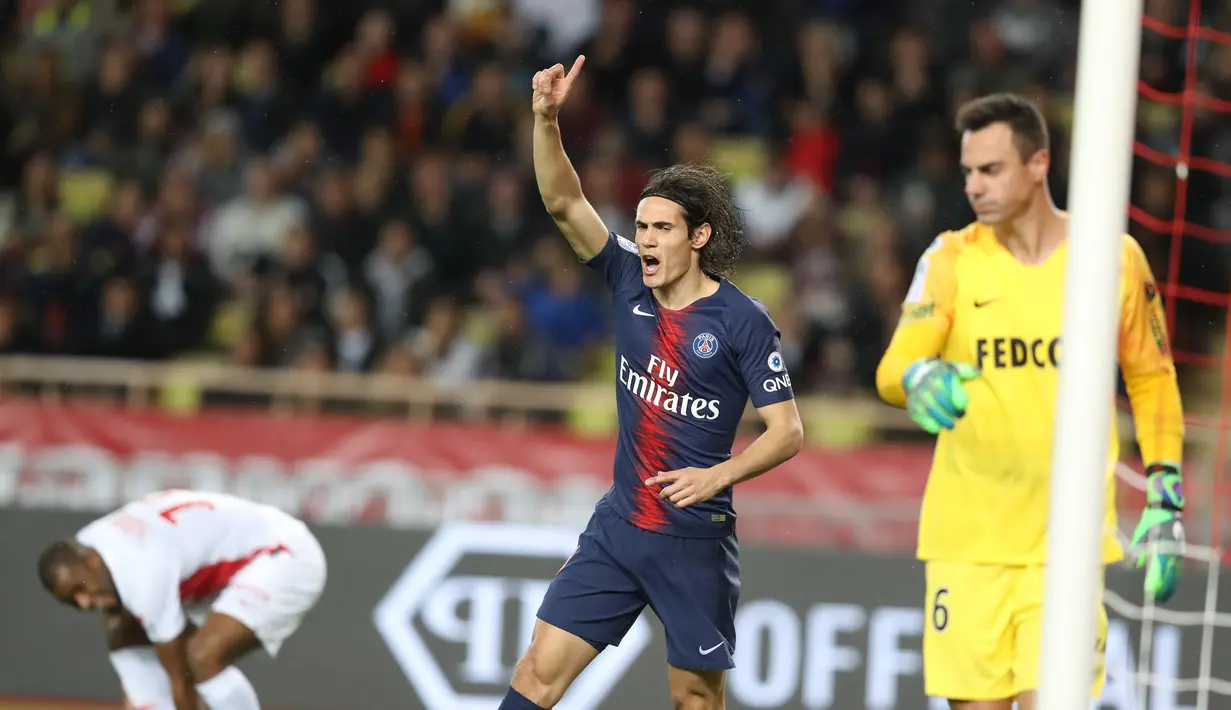 5. Edinson Cavani (PSG) - 8 gol dan 1 assist (AFP/Valery Hache)