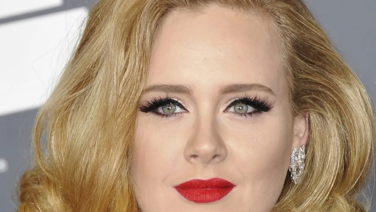[Bintang] Adele