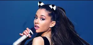 Ruangan serba hitam di belakang panggung, diminta Ariana Grande saat menggelar konser di Jakarta 26 Agustus mendatang.