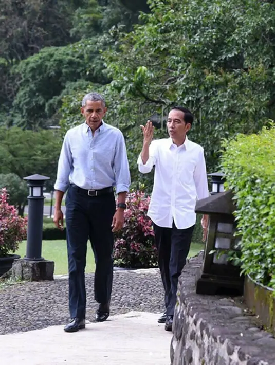 Dalam acara itu, Presiden Jokowi juga mepertanyakan kenapa Unpad tidak memiliki jurusan sosial media.  Jokowi juga menyinggung pengaruh social media, mulai dari dalam negeri hingga urusan luar negeri. (Instagram/jokowi)