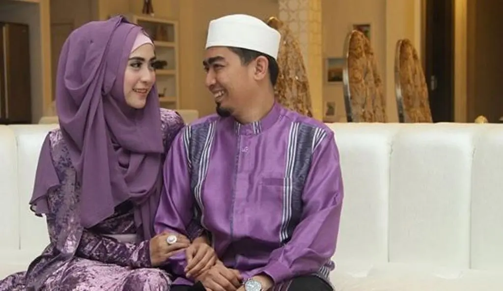 April Jasmine dan Ustaz Solmed