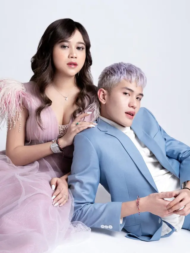 6 Pasangan Kekasih Selebriti yang Curi Perhatian di 2020, Ada yang Segera Menikah