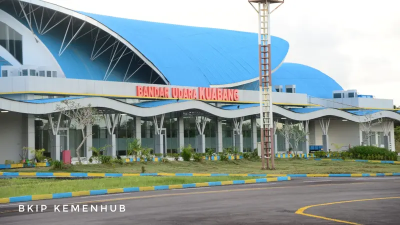 Bandara Kuabang yang terletak di Desa Jati, Kecamatan Kao, Kabupaten Halmahera Utara, Maluku Utara