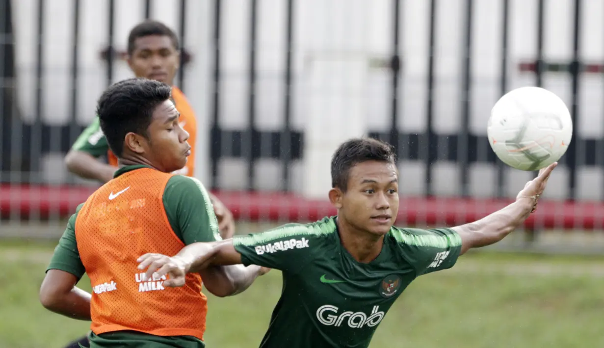 Pemain Timnas Indonesia U-22, Sani Rizki Fauzi, saat latihan di Lapangan ABC Senayan, Selasa (5/2). Timnas Indonesia U-22 akan melakukan pertandingan uji coba melawan Bhayangkara FC. (Bola.com/M Iqbal Ichsan)