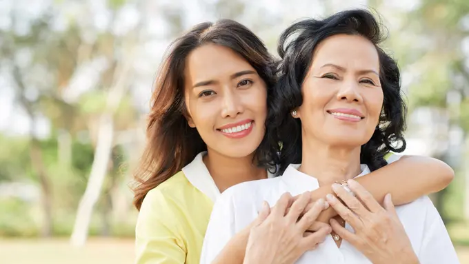 ibu dan anak perempuan dewasa