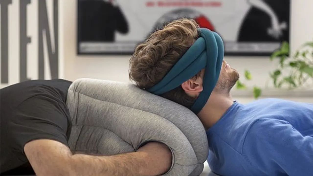 3 Inovasi Bantal Leher Perjalanan yang Bikin Nyaman