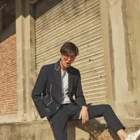 Kabar Suzy dan Lee Dong Wook berpacaran memang mengejutkan banyak orang. Lantaran Suzy belum lama putus dari Lee Min Ho. (Foto: instagram.com/actorleeminho)