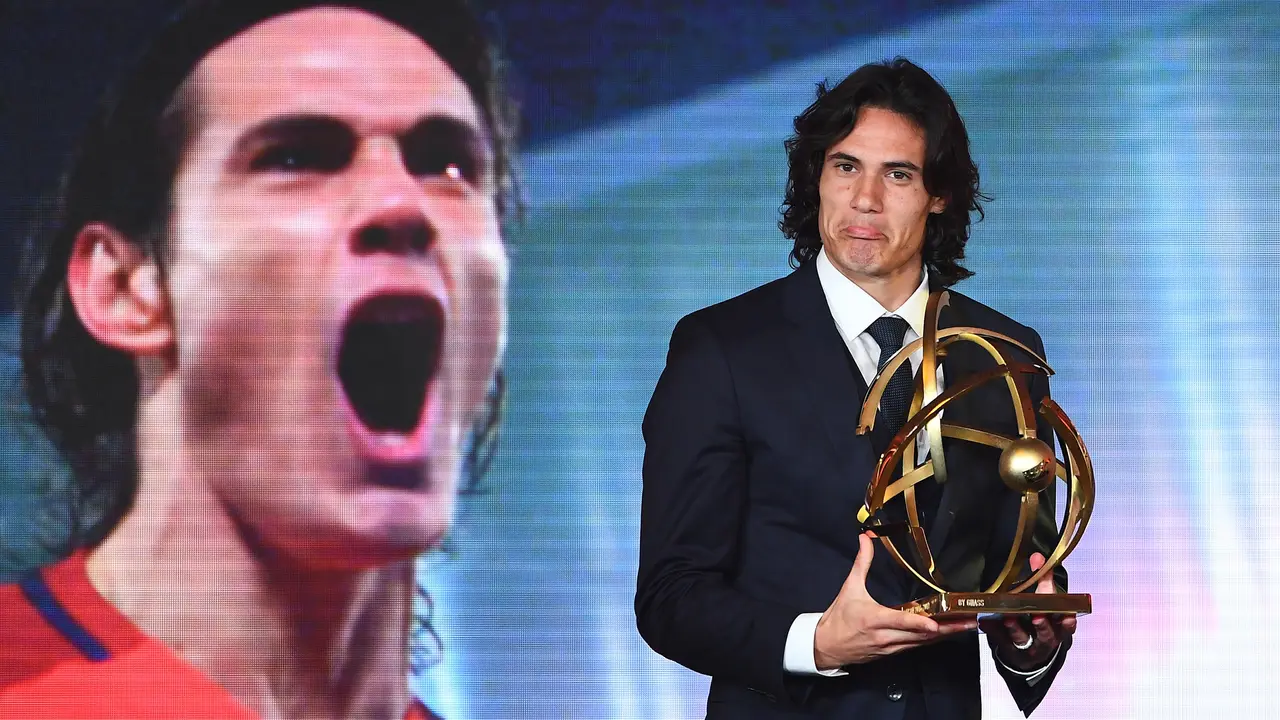 20170515-Edinson Cavani Pemain Terbaik Liga Prancis-AFP