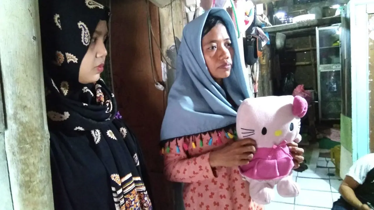Tuti ibu kandung mendiang Surnah korban kebakaran pabrik kembang api