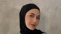 Paula Verhoeven menulis pesan terbuka untuk kedua putranya setelah Baim Wong mantap cerai. Ia ngaku kangen anak dan mengingatkan Allah tidak tidur. (Foto: Dok. Instagram @paula_verhoeven)