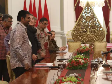 Presiden Joko Widodo menerima kunjungan delegasi US Asean Business Council di Istana Merdeka, Selasa (13/3). Dalam pertemuannya Jokowi menekankan bahwa Indonesia tengah melakukan reformasi ekonomi. (Liputan6.con/Angga Yuniar)