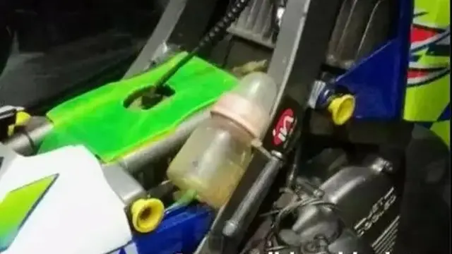 6 Potret Tangki Motor Nyeleneh Ini Bikin Petugas SPBU Jadi Tepuk Jidat