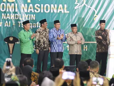 Presiden Joko Widodo (Jokowi) membuka Musyawarah Kerja Nasional (Mukernas) I Himpunan Pengusaha Nahdliyin (HPN) di Pondok Pesantren Luhur Al Tsaqafah Cepedak Jagakarsa, Jakarta, Jumat (5/5). (Liputan6.com/Angga Yuniar)
