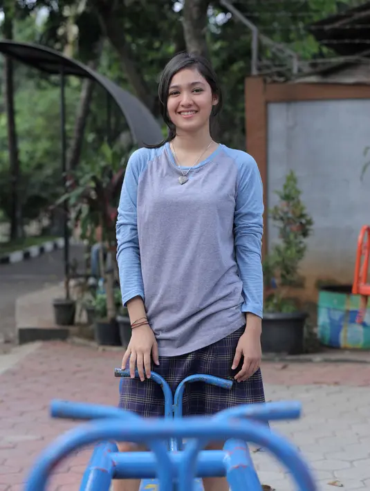 Di sinetron terbaru berjudul Jodoh Yang Tertukar, Cut Syifa berperan sebagai anak Betawi yang cuek dan tomboy. Syifa sangat bersemangat mendapatkan peran Royani dalam sinetron yang tayang di SCTV tersebut. (Nurwahyunan/Bintang.com)