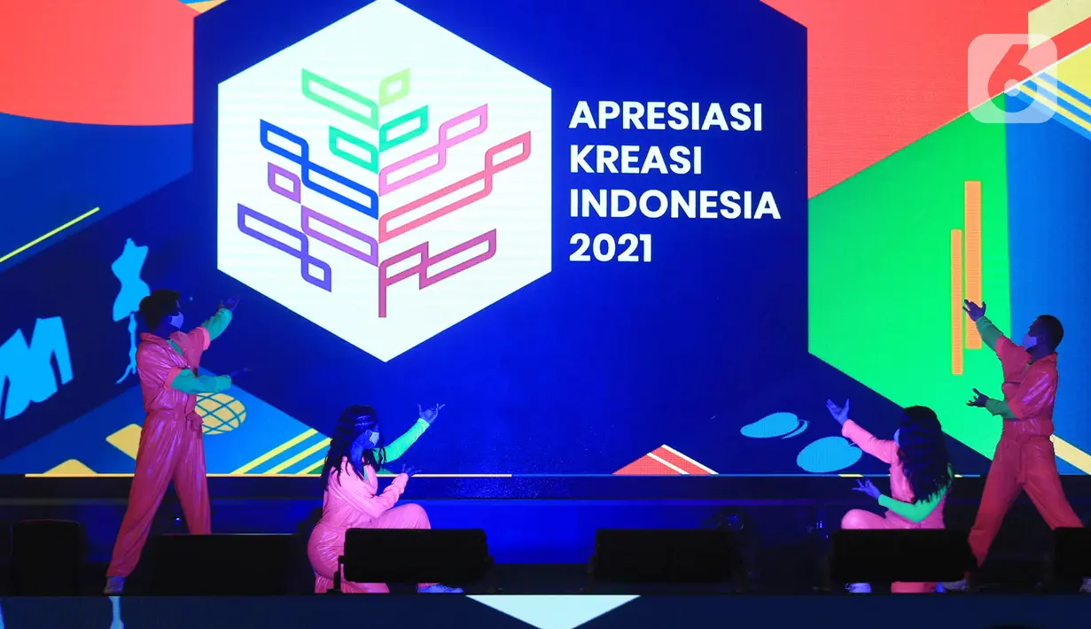 Tarian pembuka padapeluncuran Apresiasi Kreasi Indonesia 2021 di Kemenparekraf, Jakarta, Jumat (28/5/2021). Apresiasi Kreasi Indonesia sebagai wadah kreasi untuk memberikan kesempatan bagi masyarakat mendapatkan pelatihan kewirausahaan di bidang industri kreatif. (Liputan6.com/HO/Kemenparekraf)