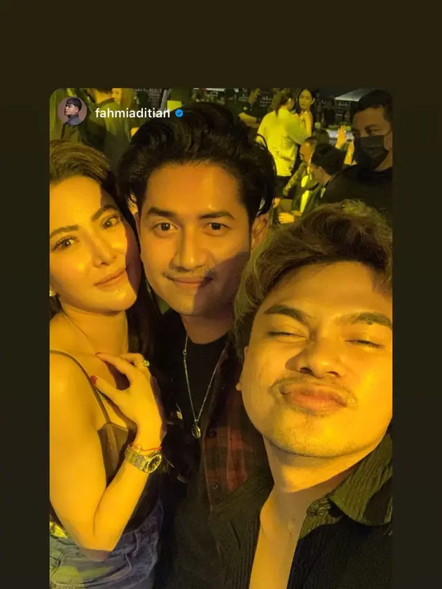 7 Potret Kebersamaan Zikri Daulay dan Ayu Aulia, Mesra Rayakan Tahun Baru