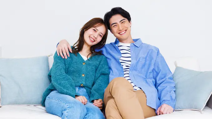 perempuan dan pasangan 17 juli cinta romantis