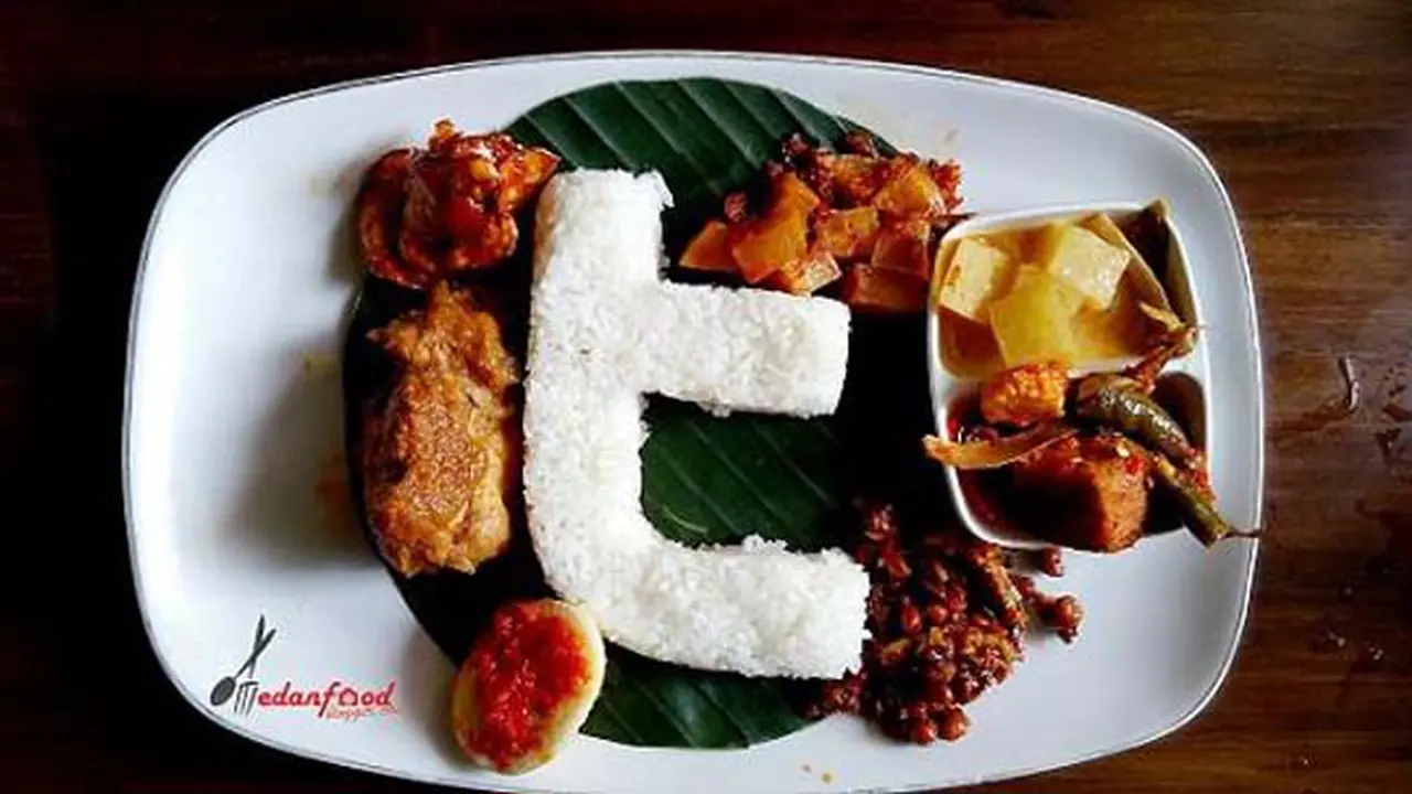 Yummy, Berpetualang ke Dunia Media Sosial di Sosmed Cafe