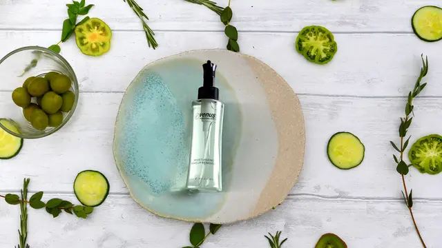 6 Produk Skincare yang Sebaiknya Disimpan di Kulkas Menurut Dermatologis