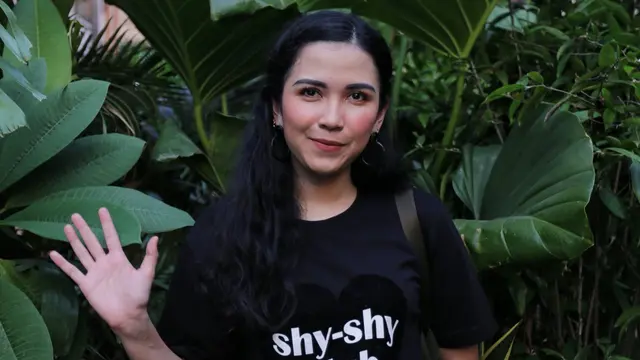 [Bintang] Dinda Kanya Dewi