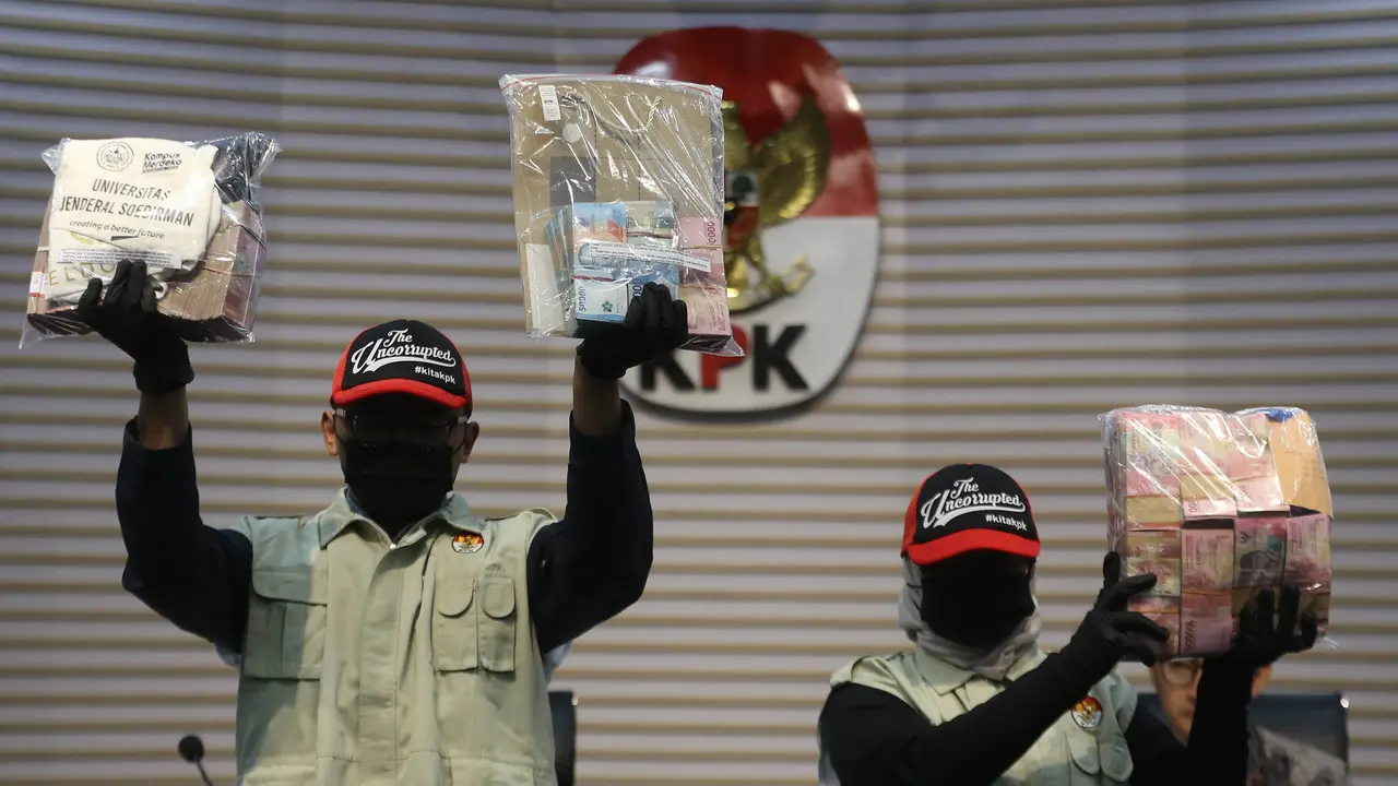 Rektor Unsoed Akhmad Sodiq Resmi Ditahan KPK