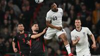 Myles Lewis-Skelly saat mentas bersama Timnas Inggris di laga kontra Albania pada Kualifikasi Piala Dunia 2026 Zona Eropa. (Glyn KIRK / AFP)