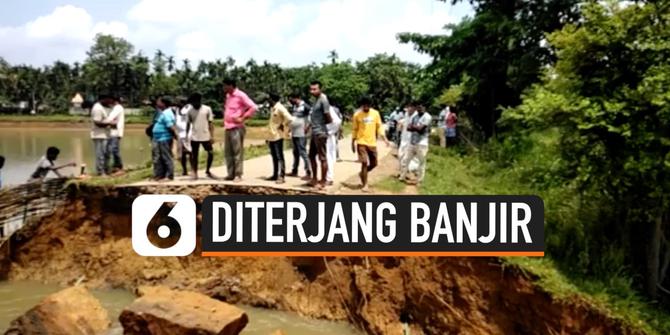 VIDEO: Detik-detik Jalan Runtuh Diterjang Banjir