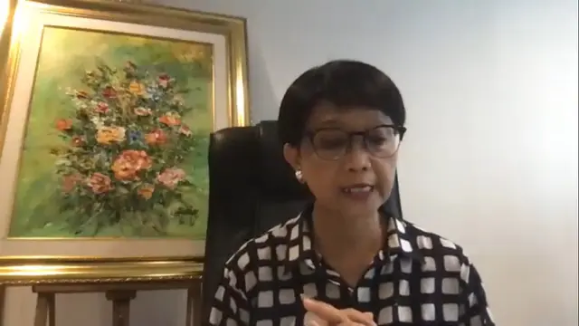 Menlu Retno Marsudi dalam press briefing bersama dengan awak media pada Minggu (1/11/2020).
