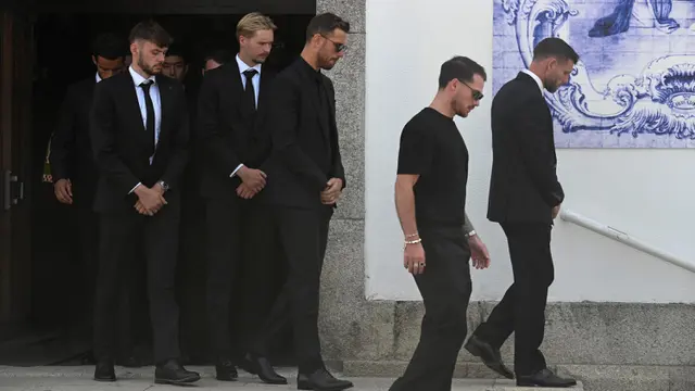 Diselimuti Duka, Sejumlah Pesepak Bola Dunia Hadiri Upacara Pemakaman Diogo Jota