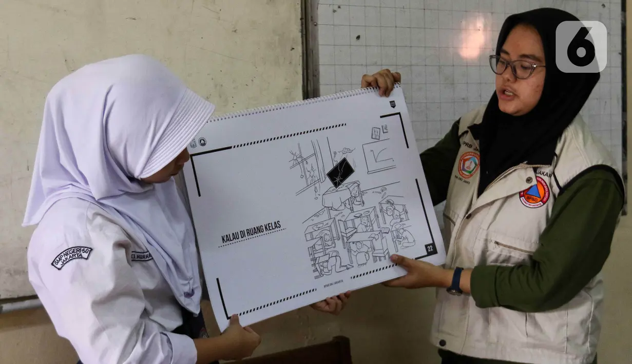Para pelajar juga diberikan pemahaman terkait prosedur evakuasi jika terjadi gempa bumi. (Liputan6.com/Herman Zakharia)