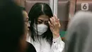 <p>Terdakwa Putri Candrawathi usai menjalani sidang vonis di Pengadilan Negeri Jakarta Selatan, Senin (13/2/2023). Putri Candrawathi divonis 20 tahun penjara dalam kasus pembunuhan berencana Brigadir Nofriansyah Yosua Hutabarat atau Brigadir J. (Liputan6.com/Faizal Fanani)</p>