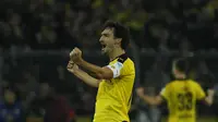 Video highlights Mats Hummels, bek Borussia Dortmund sukses beri umpan dengan kaki bagian luar yang menghasilkan gol.