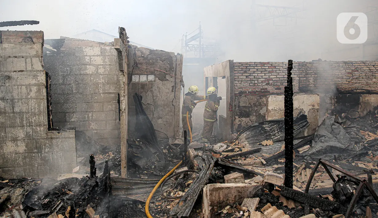 Jumlah rumah yang terbakar hingga korban jiwa ataupun luka-luka juga belum diketahui pasti.  (Liputan6.com/Faizal Fanani)