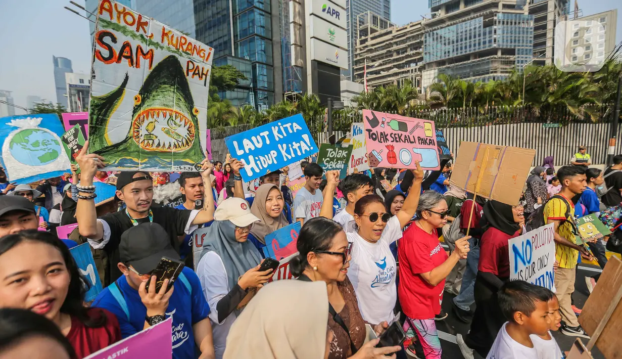 Plastik sekali pakai menjadi perhatian beberapa LSM yang fokus pada isu lingkungan. (Liputan6.com/Faizal Fanani)