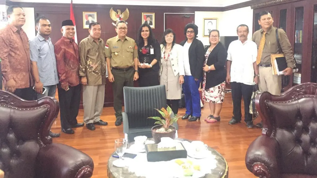  Ketua MPR Zulkifli Hasan menerima kunjungan dari Dewan Pimpinan Nasional (DPN) Kerukunan Masyarakat Hukum Adat Nusantara (Kermahudatara). 
