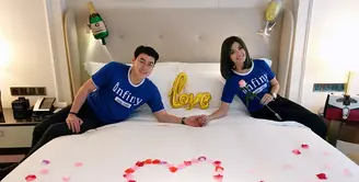 Presenter dan pemeran Asty Ananta satu diantara para selebriti yang menjalani pacaran setelah nikah. Lantas seperti apa istri dari Hendra Suyanto itu mengungkapkan ceritanya. (Instagram/asty_ananta)