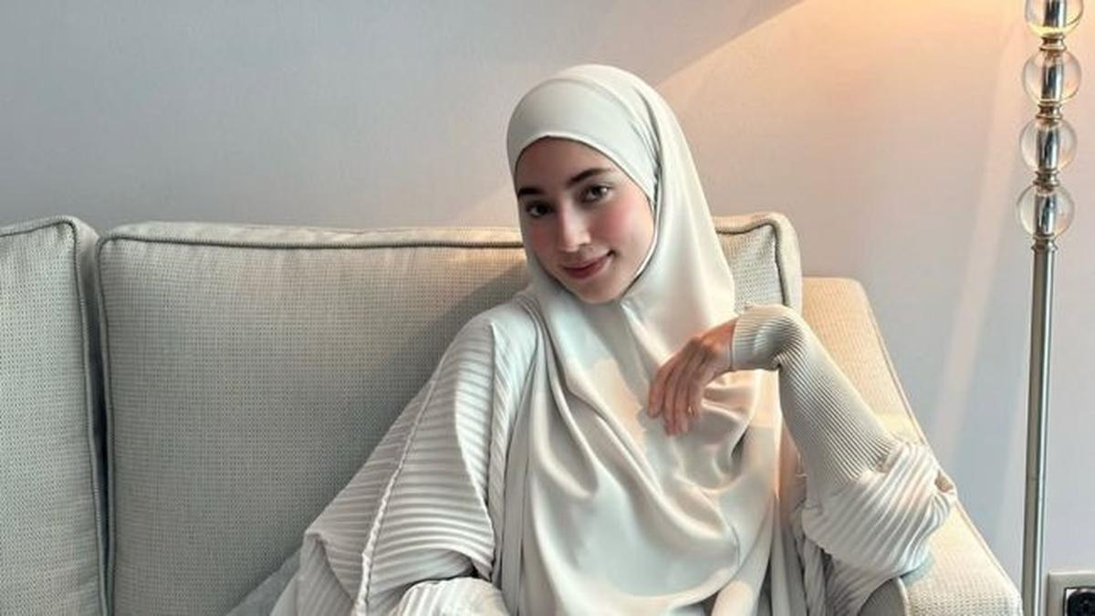 5 Potret Ameera Khan Pacar Jefri Nichol saat Tampil Berhijab, Pesona Kecantikannya Makin Terpancar