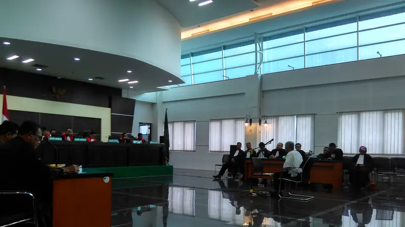 Buni Yani menjalani sidang tuntutan 