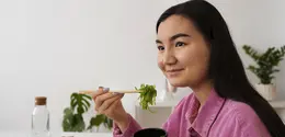 Plant-Forward Diet adalah gaya memasak dan makan yang menekankan pada bahan makanan nabati tanpa sepenuhnya meninggalkan produk hewani. [Dok/freepik.com]